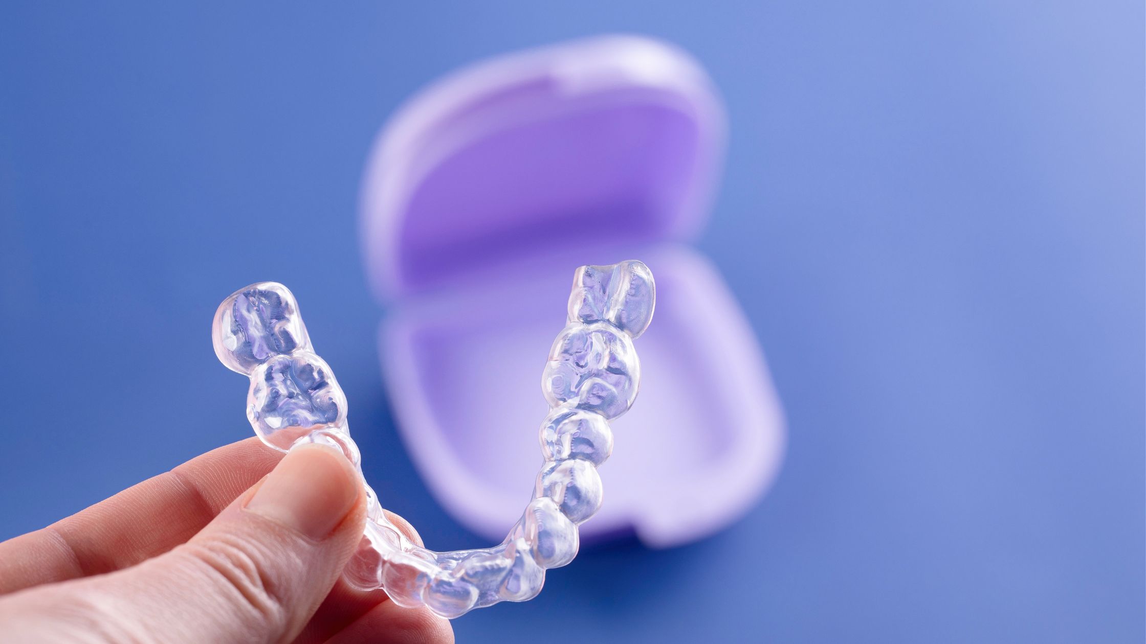 ¿Cómo limpiar los alineadores de ortodoncia invisible?